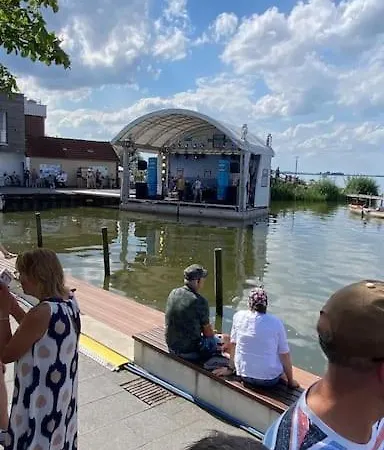 „am Schloss“ Fuer 4-6 Gaeste