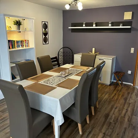 Apartment „am Schloß“ Für 4-6 Gäste *