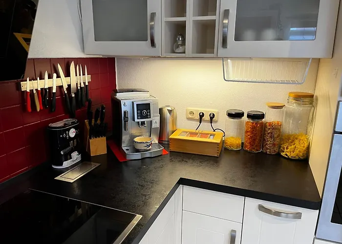 Appartement „am Schloss“ Fuer 4-6 Gaeste *