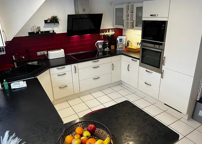 Appartement „am Schloss“ Fuer 4-6 Gaeste *